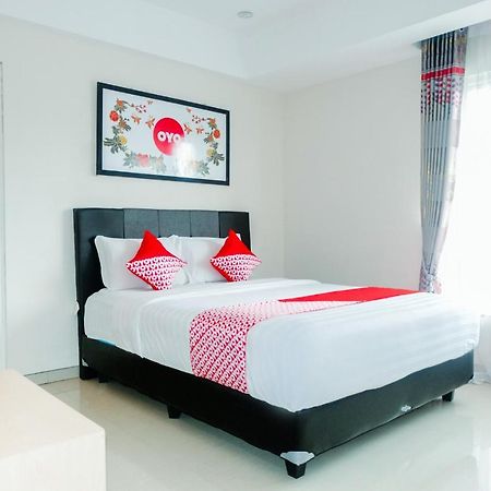 Oyo 696 Hasanah Guest House Syariah De Saphire 말랑 외부 사진