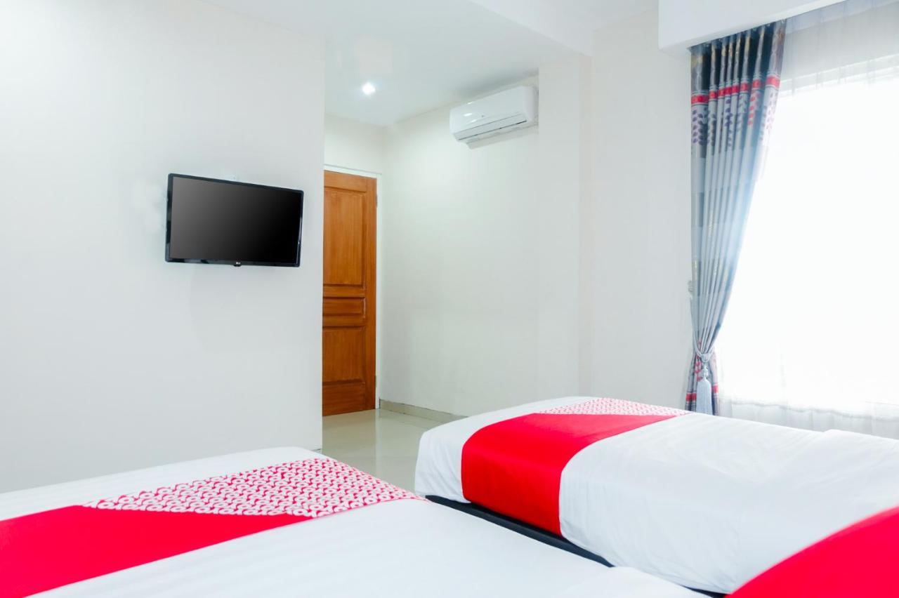 Oyo 696 Hasanah Guest House Syariah De Saphire 말랑 외부 사진