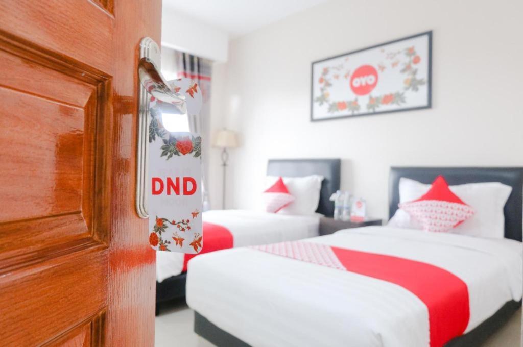 Oyo 696 Hasanah Guest House Syariah De Saphire 말랑 외부 사진