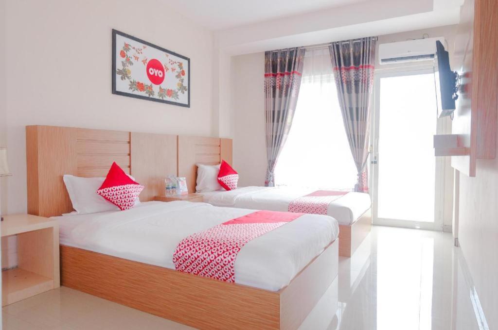 Oyo 696 Hasanah Guest House Syariah De Saphire 말랑 외부 사진